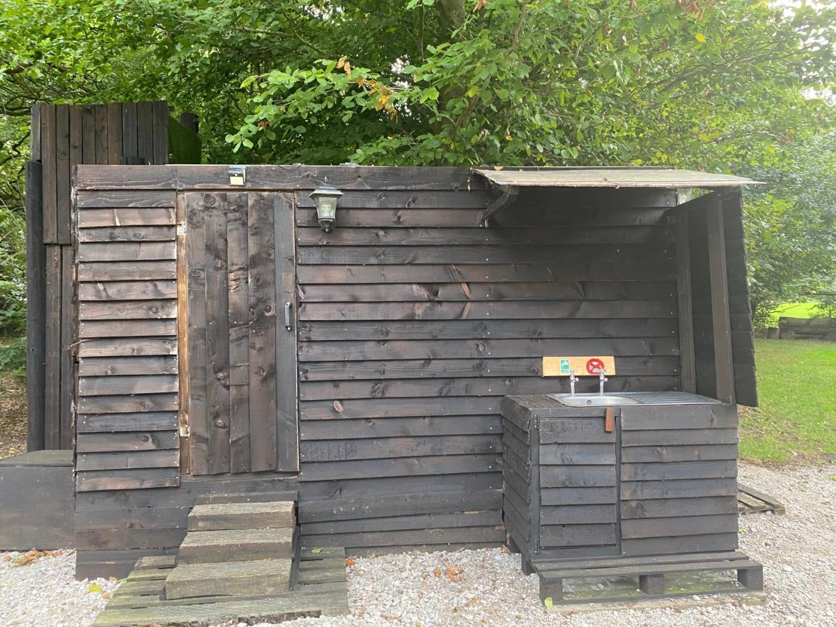 The Shepherd'S Hut - Wild Escapes Wrenbury Off Grid Glamping - Ages 12 And Over Baddiley Екстериор снимка